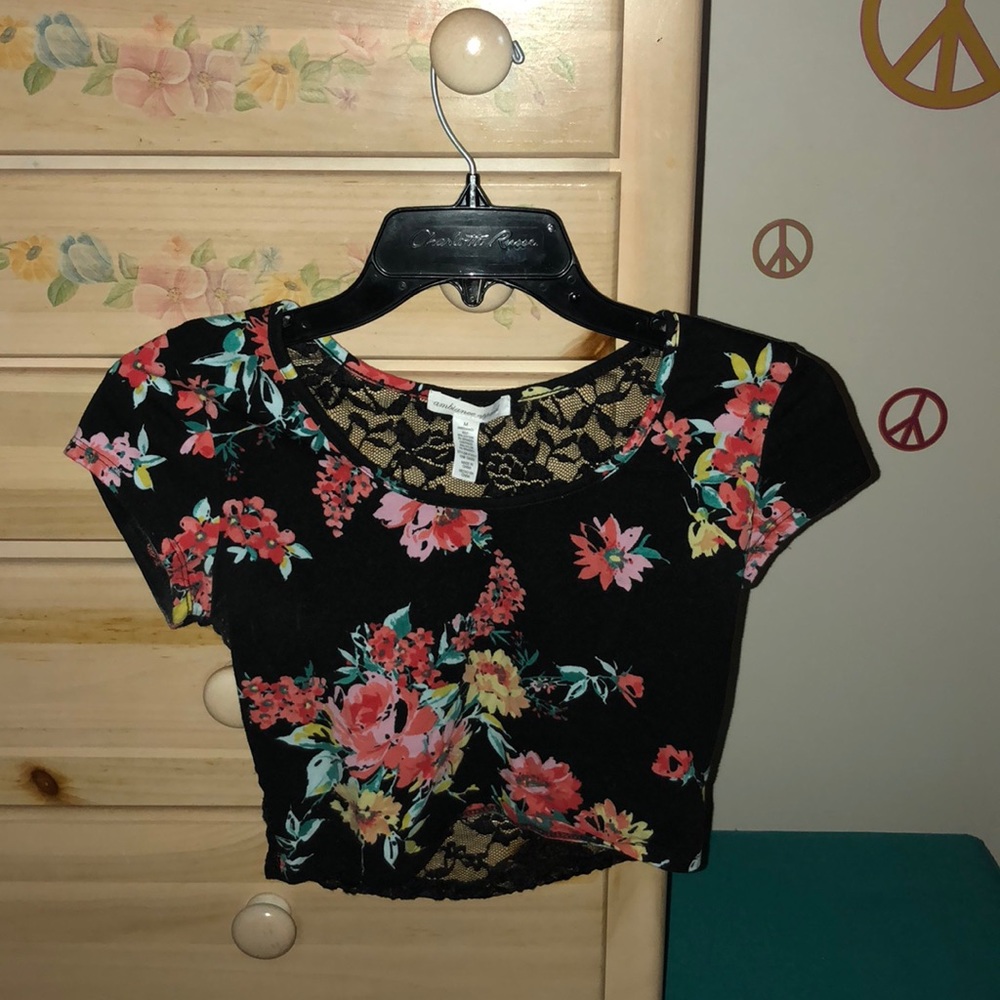 Black floral crop top